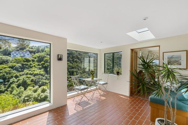 Photo of property in 74 Ranui Crescent, Khandallah, Wellington, 6035