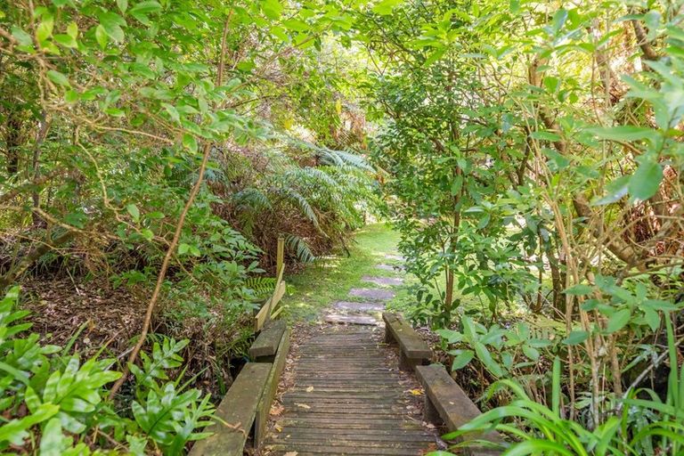 Photo of property in 25 Elmslie Road, Pinehaven, Upper Hutt, 5371