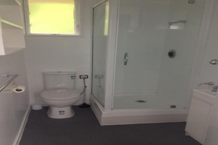 Photo of property in 16 Crompton Road, Massey, Auckland, 0614