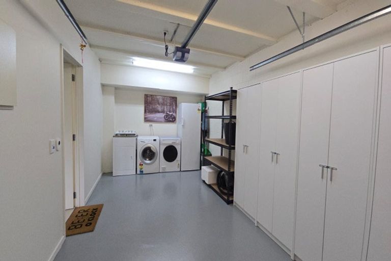 Photo of property in Arno Apartment, 11/8 Mckerrow Place, Sunshine Bay, Queenstown, 9300