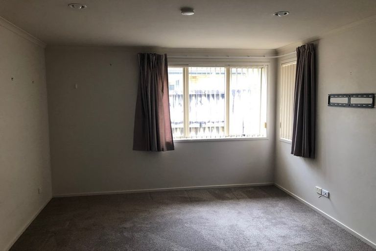 Photo of property in 16 Nobleman Place, Hamilton East, Hamilton, 3216