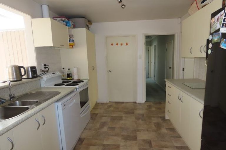 Photo of property in 8 Pipitea Place, Massey, Auckland, 0614