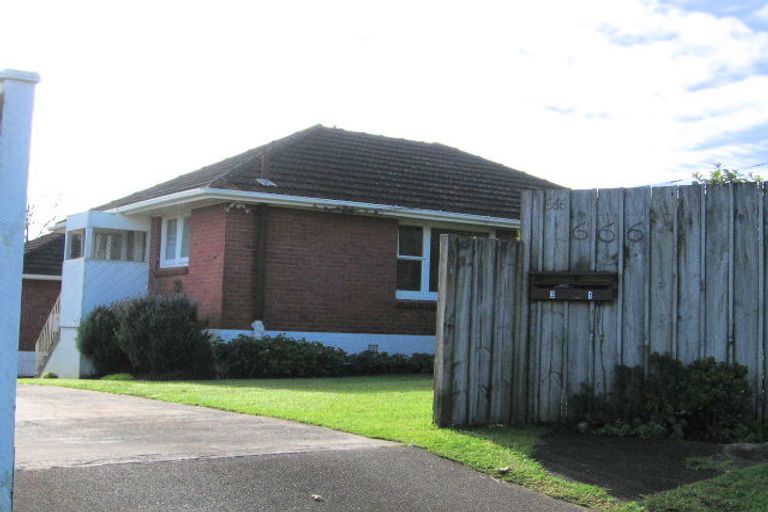 Photo of property in 1/666 Pakuranga Road, Howick, Auckland, 2010