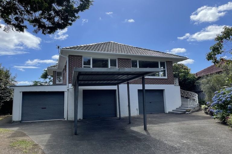 Photo of property in 4 Kervil Avenue, Te Atatu Peninsula, Auckland, 0610