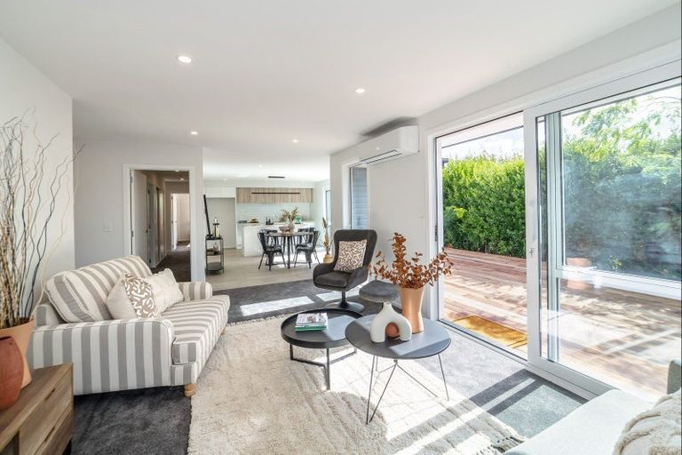 Photo of property in 9 Macrocarpa Lane, Carterton, 5713