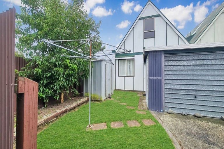 Photo of property in 13a Harris Street, Marton, 4710