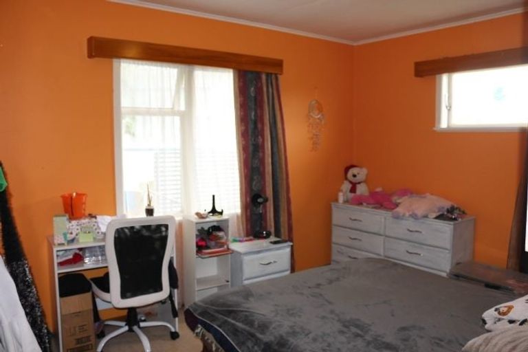 Photo of property in 39 Mccorkindale Street, Feilding, 4702
