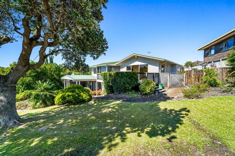 Photo of property in 10 Helvetia Drive, Browns Bay, Auckland, 0630