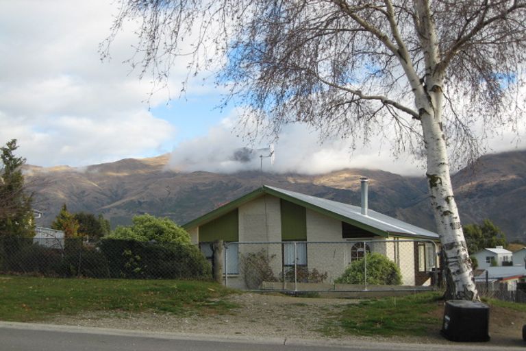 Photo of property in 37 Hunter Crescent, Wanaka, 9305