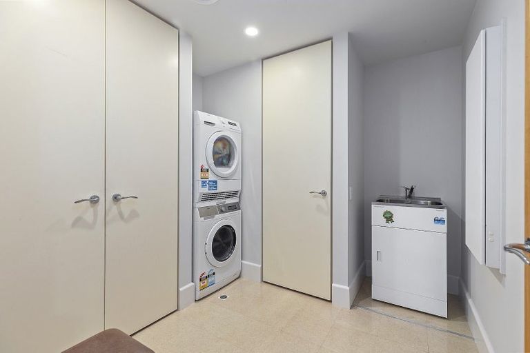 Photo of property in 4/308 Oriental Parade, Oriental Bay, Wellington, 6011