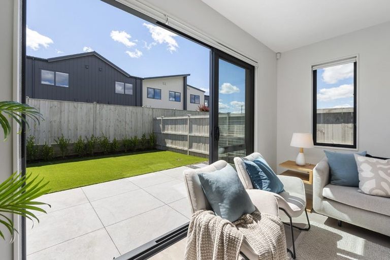 Photo of property in 10 Paraone Crescent, Takanini, 2112