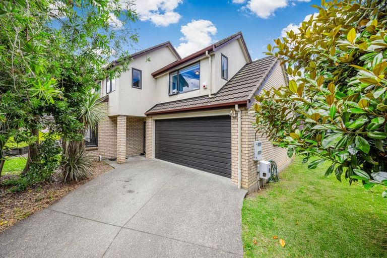 Photo of property in 31d Chieftain Rise, Goodwood Heights, Auckland, 2105
