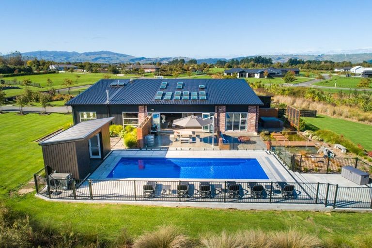 Photo of property in 9 Paterson Lane, Kelvin Grove, Palmerston North, 4470