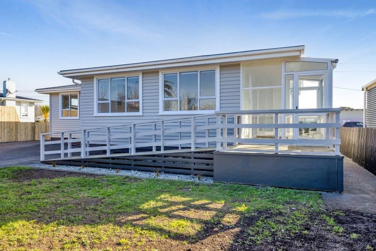 Photo of property in 28 Hunter Street, Hawera, 4610