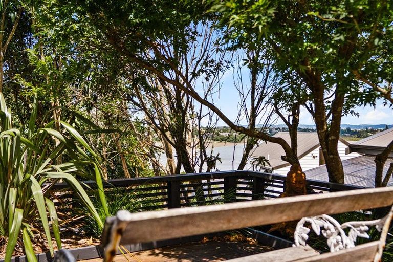 Photo of property in 19 Constable Lane, West Harbour, Auckland, 0618
