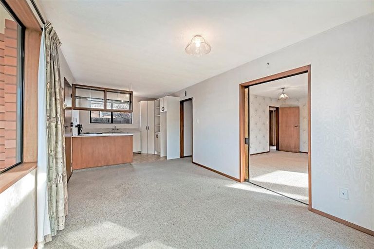 Photo of property in 22 Lake Terrace Road, Burwood, Christchurch, 8061