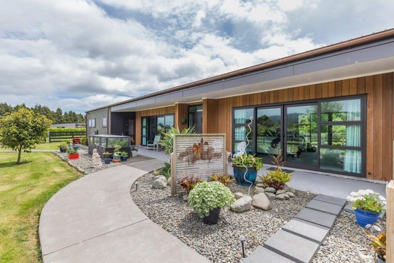 Photo of property in 126 Gladstone Road, Levin, 5571