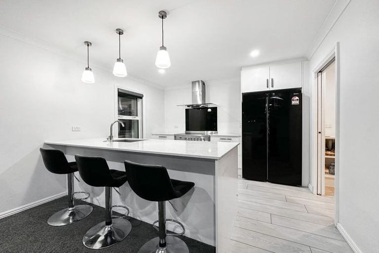 Photo of property in 8 Clonbunny Close, Rolleston, 7614