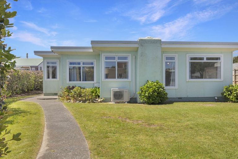 Photo of property in 68 Moana Street, Otaki Beach, Otaki, 5512