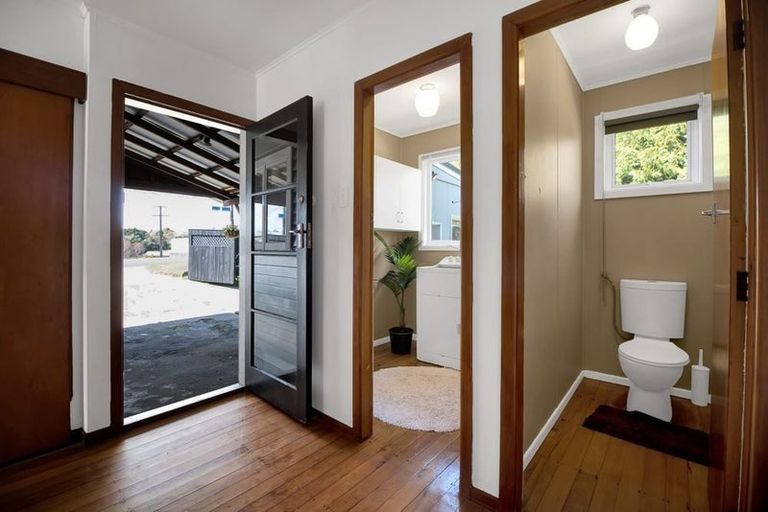 Photo of property in 162 Seaview Road, Westown, New Plymouth, 4310