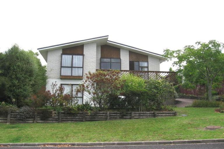 Photo of property in 1/1 Long Street, Torbay, Auckland, 0630