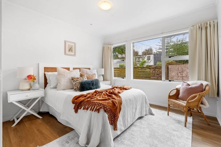 Photo of property in 1/1a Margaret Place, Milford, Auckland, 0620