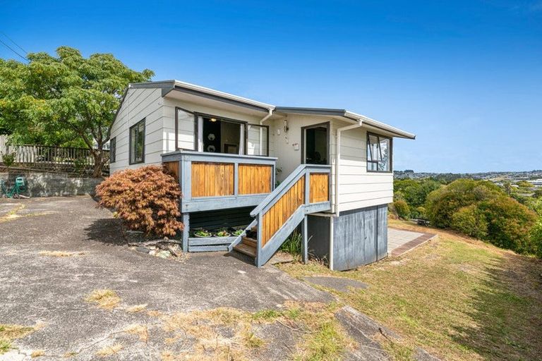 Photo of property in 22 Moffat Road, Red Beach, 0932