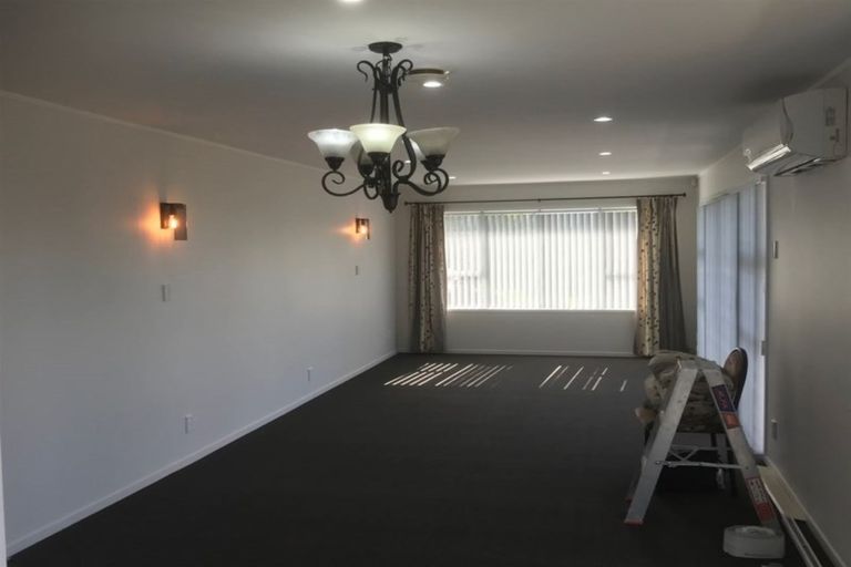 Photo of property in 22 Hartley Terrace, Massey, Auckland, 0614