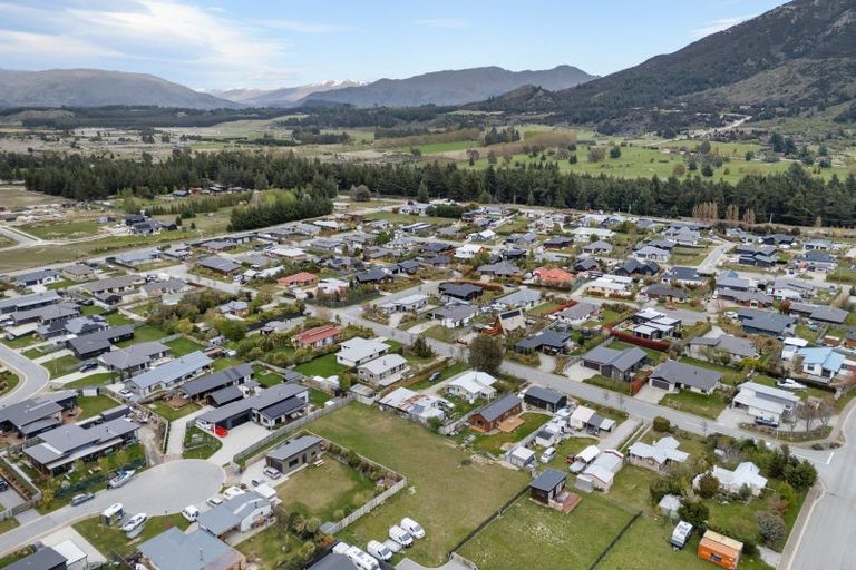 Photo of property in 18 Pennycook Place, Lake Hawea, 9382