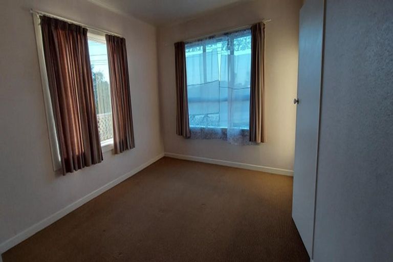 Photo of property in 434 Old Te Atatu Road, Te Atatu Peninsula, Auckland, 0610