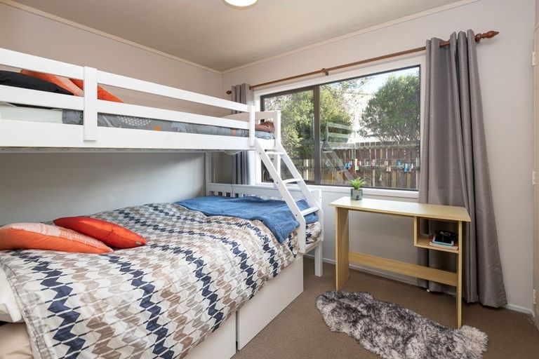 Photo of property in 2/8 Beldon Place, Pakuranga Heights, Auckland, 2010