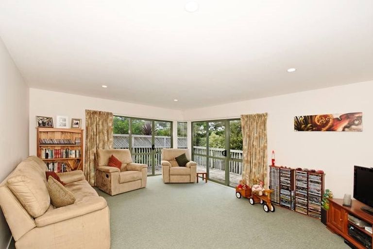 Photo of property in 151e Colwill Road, Massey, Auckland, 0614