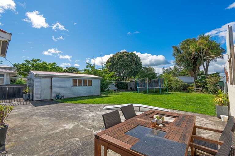 Photo of property in 12 Paisley Street, Awapuni, Palmerston North, 4412