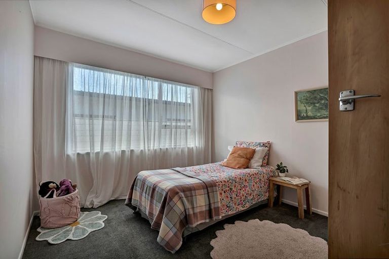 Photo of property in 3 Del Mar Place, Merrilands, New Plymouth, 4312