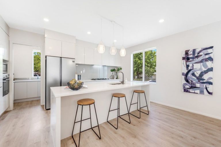 Photo of property in 10 Hedge Row, Sunnyhills, Auckland, 2010