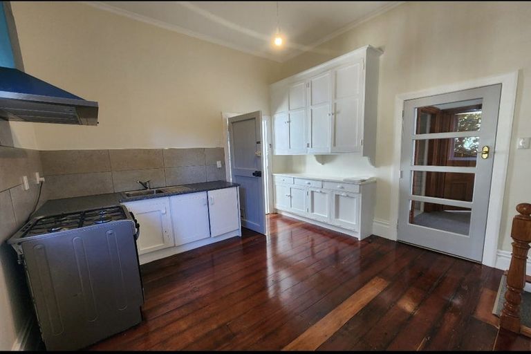 Photo of property in 19 Governor Road, Northland, Wellington, 6012