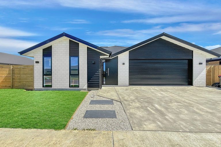 Photo of property in 35 Herridge Street, Woodend, 7691