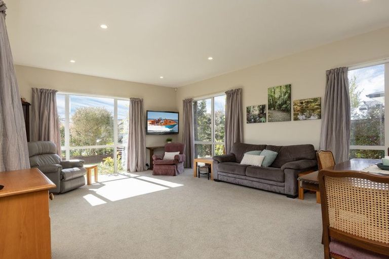 Photo of property in 64 Pohutukawa Parade, Riverhead, 0820