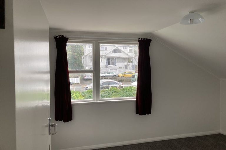 Photo of property in 87 Queens Drive, Lyall Bay, Wellington, 6022