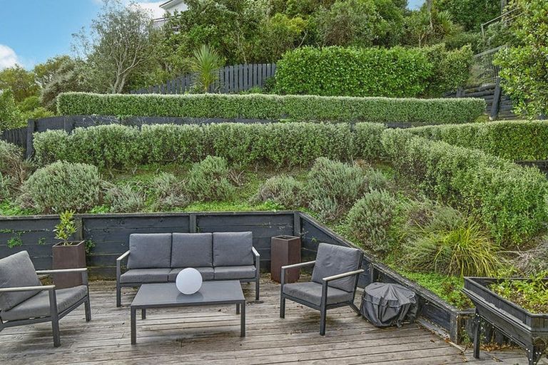 Photo of property in 9 Mana View Road, Paremata, Porirua, 5026