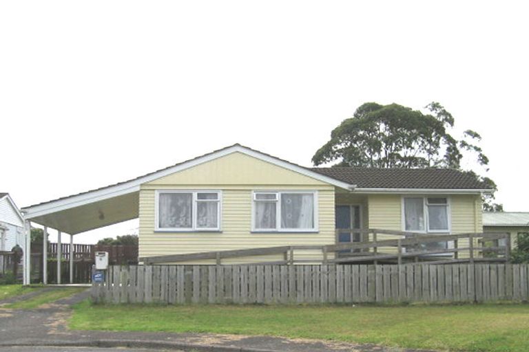 Photo of property in 16 Kopi Place, Massey, Auckland, 0614