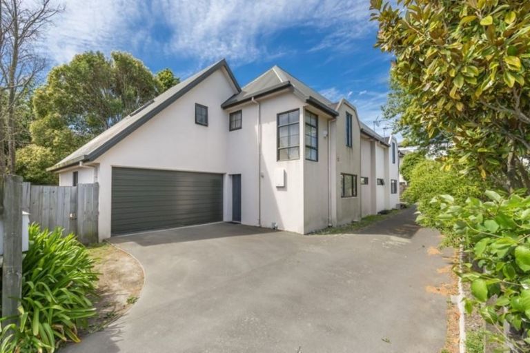 Photo of property in 102 Mandeville Street, Riccarton, Christchurch, 8011