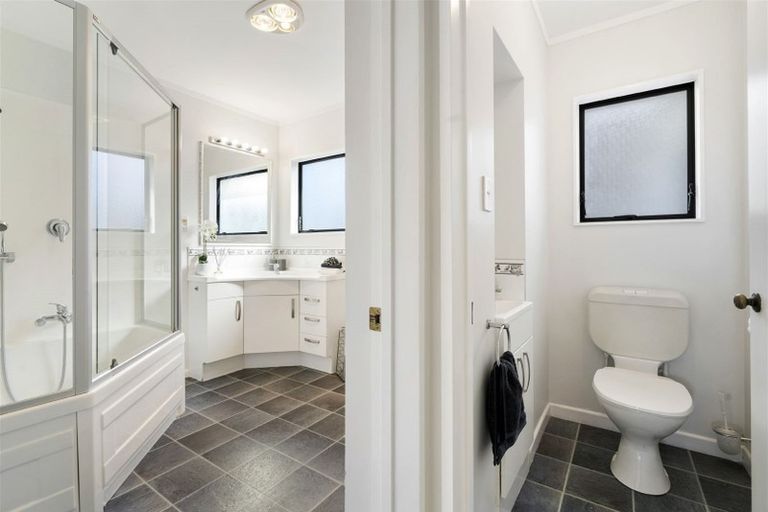 Photo of property in 1/59 Centorian Drive, Windsor Park, Auckland, 0632