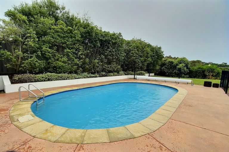 Photo of property in 115 Kent Terrace, Taradale, Napier, 4112