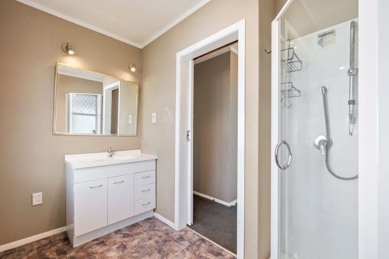 Photo of property in 23 Mazengarb Road, Paraparaumu Beach, Paraparaumu, 5032