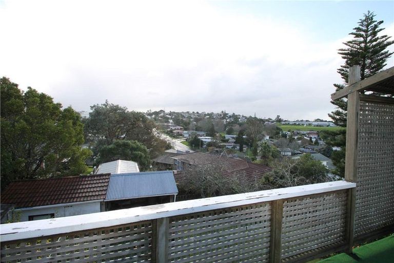 Photo of property in 50 Marlborough Avenue, Glenfield, Auckland, 0629