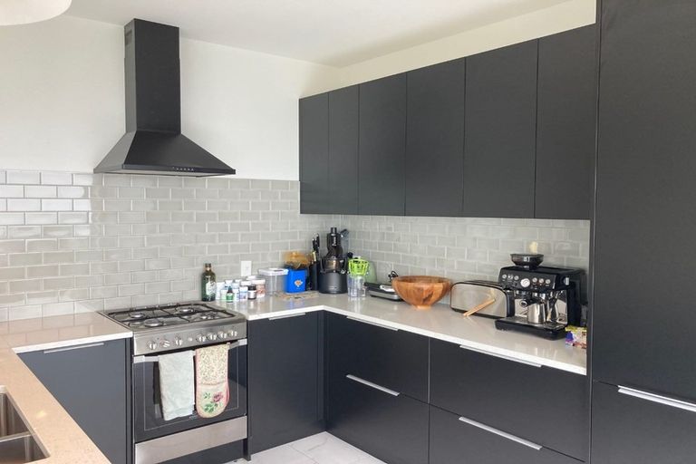 Photo of property in 15 Mills Road, Brooklyn, Wellington, 6021