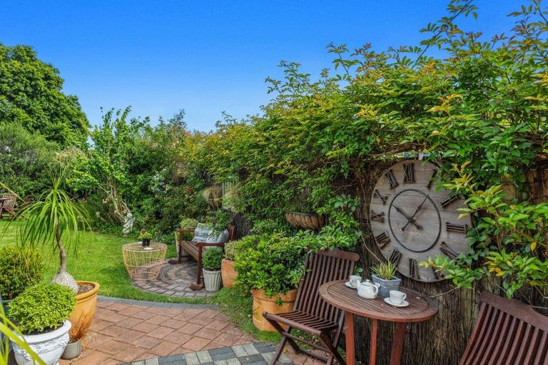 Photo of property in 9 Edgewater Grove, Whakatane, 3120