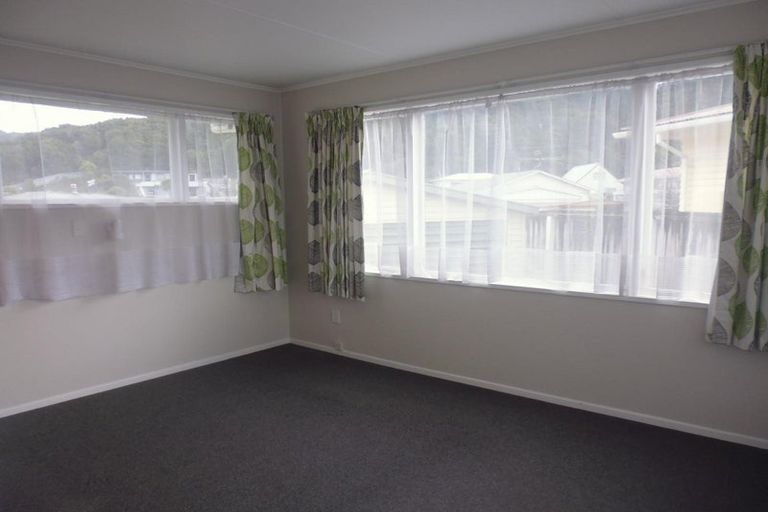 Photo of property in 17 Kumeroa Grove, Wainuiomata, Lower Hutt, 5014