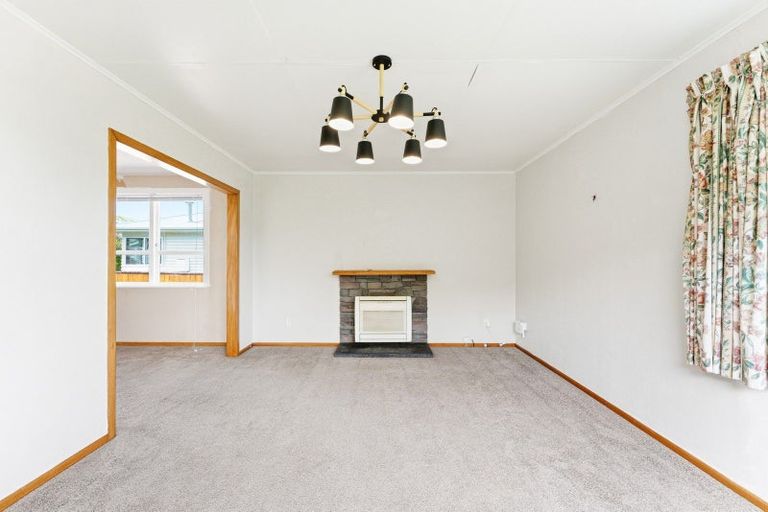 Photo of property in 106 Mclean Street, Woodville, 4920